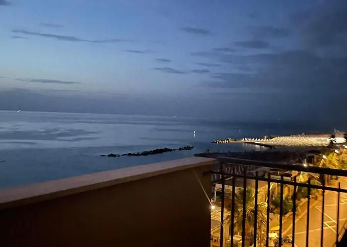 Il Balcone Sul Mare بورتو ريكاناتي
